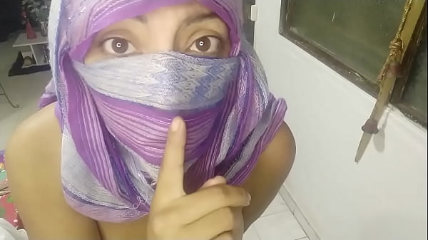 Sexy Horny MILF_IN HijabNiqab Muslim Arab Masturbates Gushy Squirting Pussy On_Live Webcam