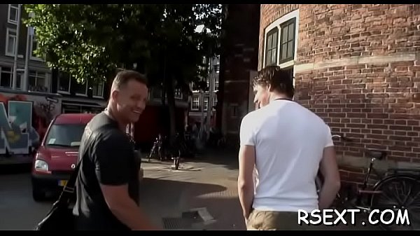 Big ass_hooker gets baldvagina_fingeredand fucked hard
