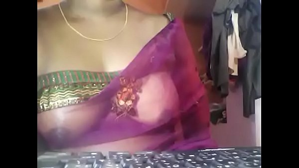 Indianaunty showed tits on chat