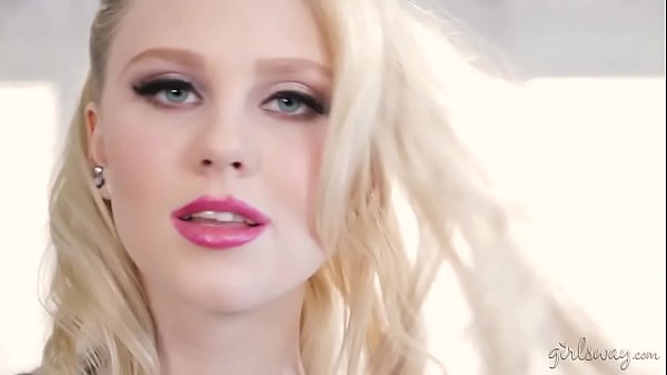 Lickingpussy for the fashion model job- Charlotte Stokely Aiden Ashley