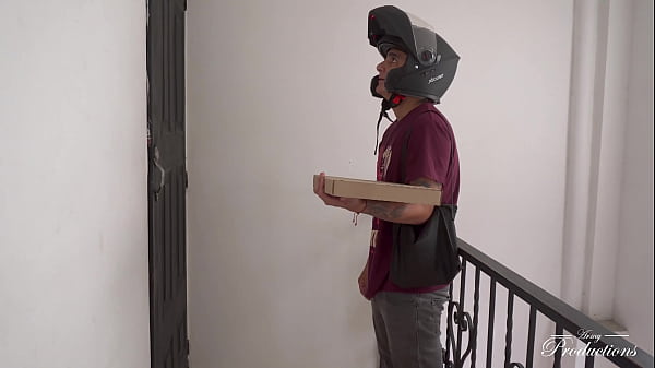 Ireally_want to_fuck andI ask 2domiciliaries to fuck me at thesame time