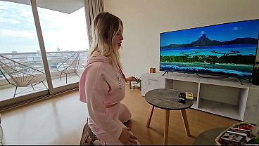 Beautiful blonde with a bigass rides me hard untilthe final cumshot