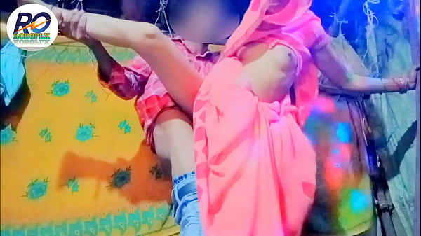 गांव कि परोसी भाभीऔर_देवर कि साथ चुदाई घोड़ी असटैल में_सारी उठाके और टांगको_चुदाई_हिन्दी आवाज_में रोबोपलस